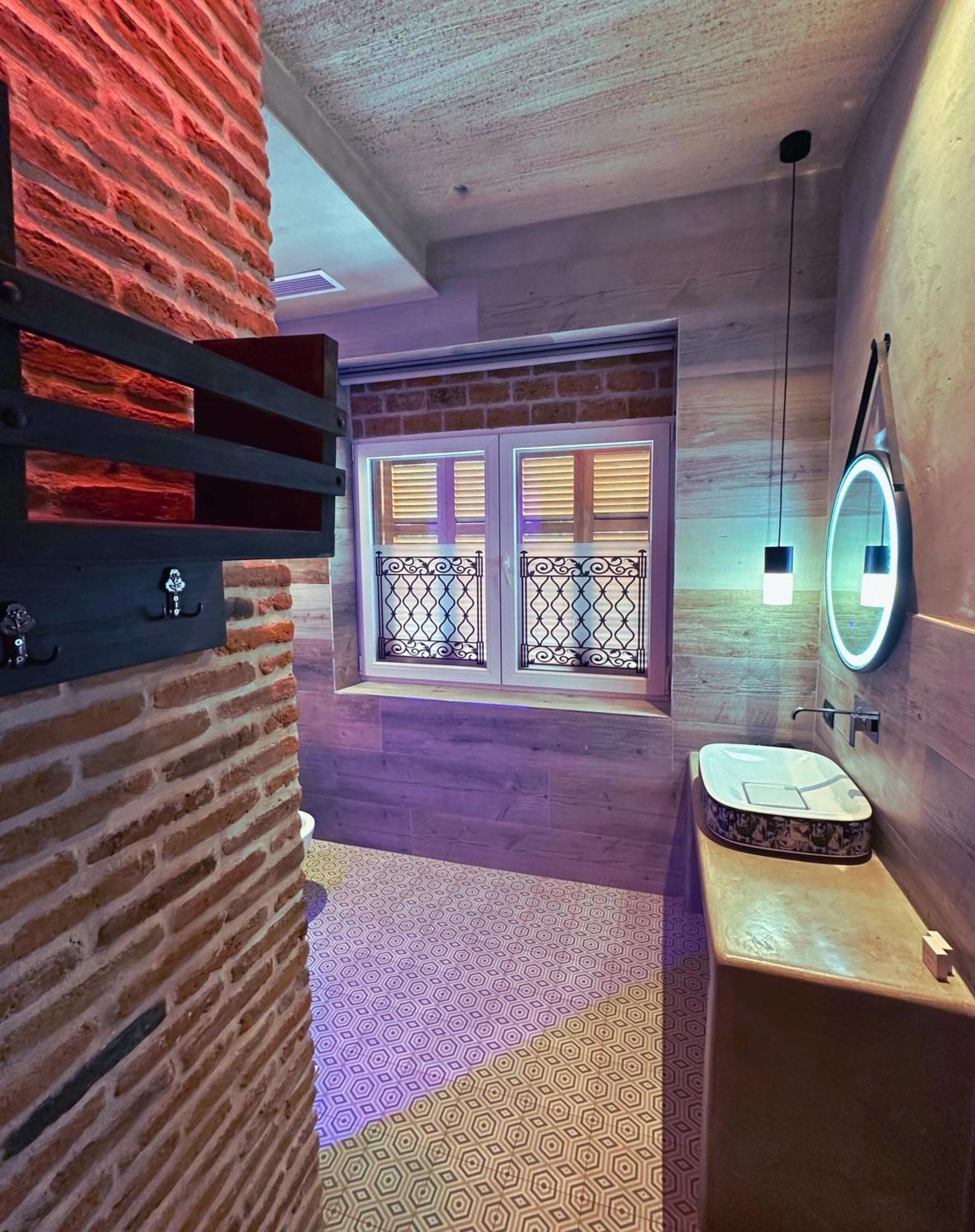 Meri Boutique Hotel คอร์เชอ ภายนอก รูปภาพ